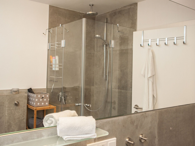 Bathroom 3, Wohnung in den Winterbergen mit Balkon, Hochsauerlandkreis