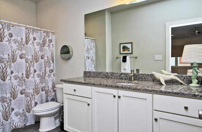Bathroom 5, Romeo Beach by Youngs Suncoast, Baldwin