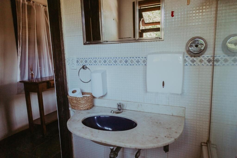 Bathroom 4, Drifter Hostel, São Sebastião