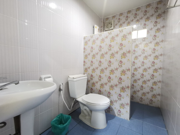 Bathroom 4, Ya Teng Homestay, Si Racha