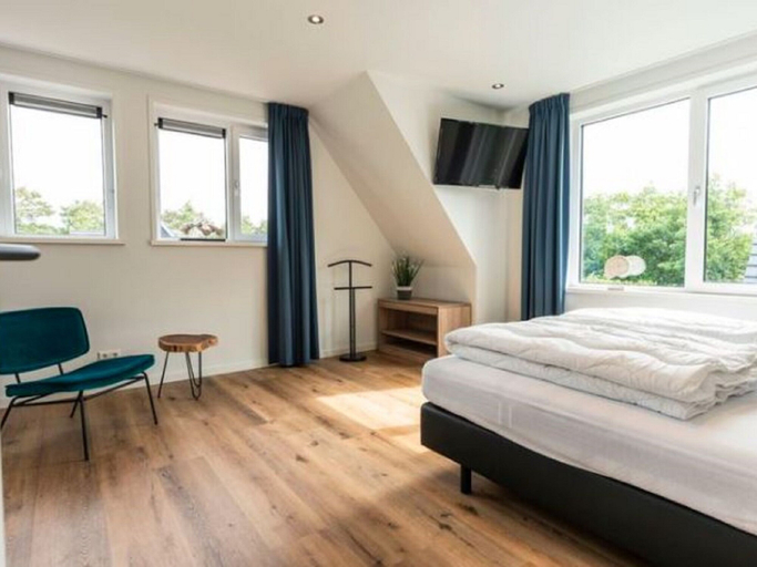 Bedroom 2, Holiday Home in Texel near the Sea, Texel