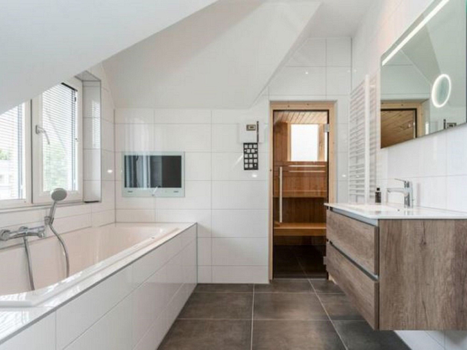 Bathroom 4, Holiday Home in De Koog with Sauna and Garden, Texel
