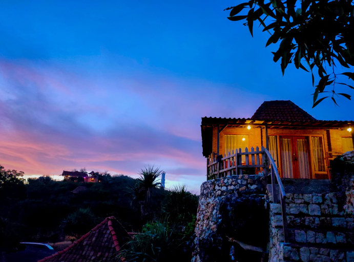 Exterior & Views 4, Pins Homestay, Gunung Kidul