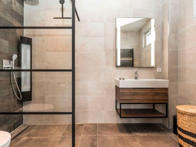 Bathroom 3, Holiday Home in Texel near the Sea, Texel
