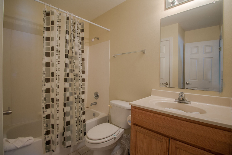 Bathroom 5, Oak Shores Studio 39, Harrison