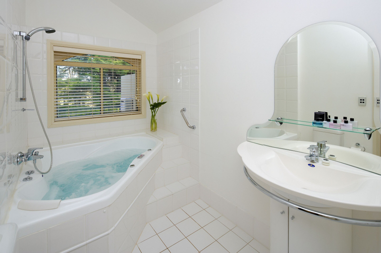 Bathroom 4