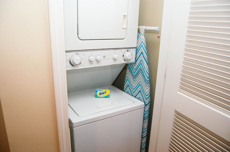 Bathroom 2, Oak Shores Studio 39, Harrison