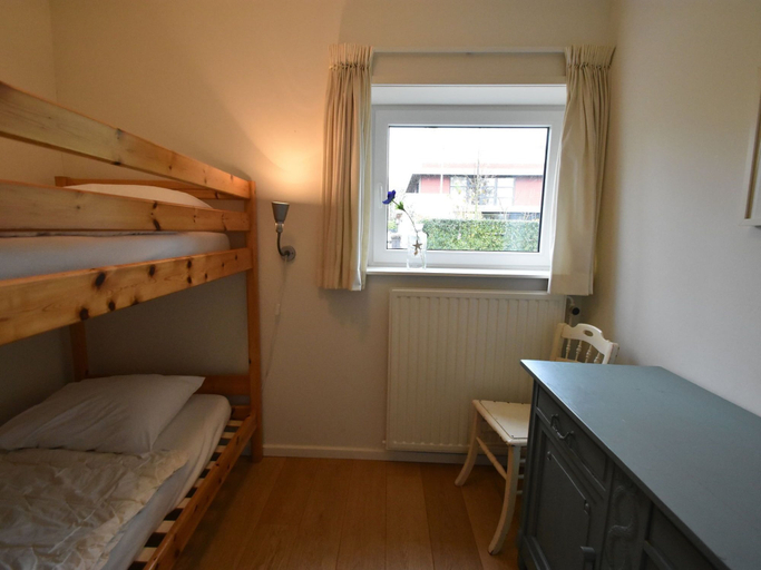 Bedroom 2, Bungalow in Kamperland near Water Sports, Noord-Beveland
