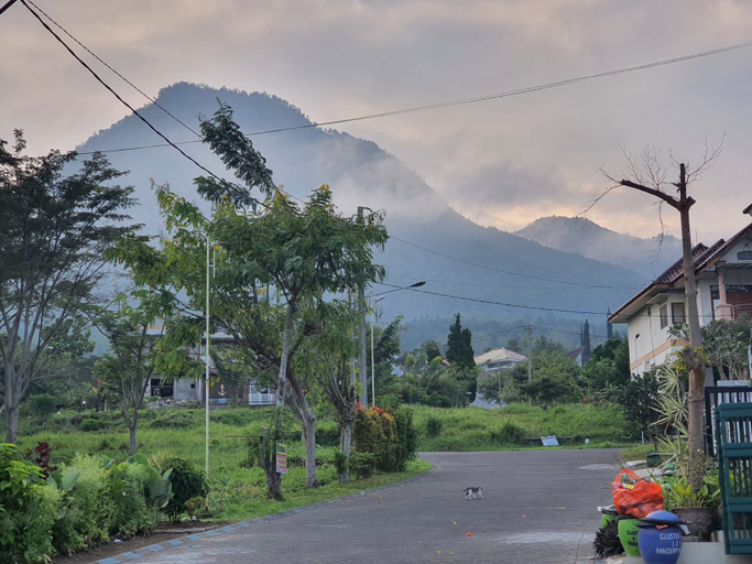 Others 5, Kayangan View, Malang