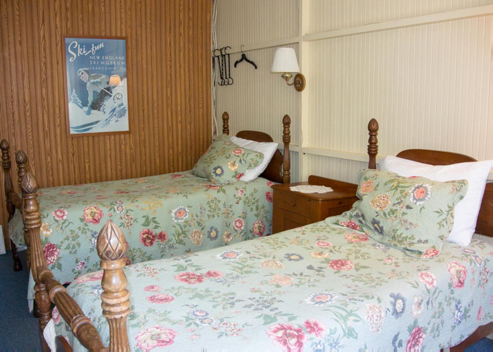 Bedroom 2, Lake Winnipesaukee - Waterfront - 369, Carroll