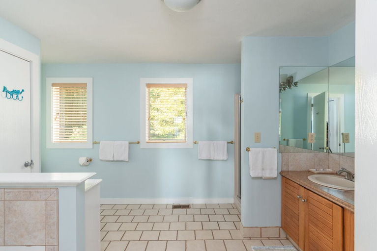 Bathroom 4, Lake Winnipesaukee - Waterfront - 524, Carroll