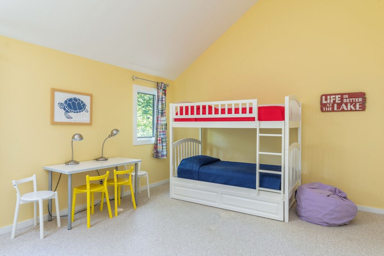 Bedroom 3, Lake Winnipesaukee - Waterfront - 524, Carroll