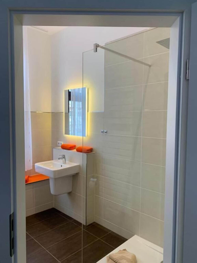 Bathroom 5, PensioNett, Salzlandkreis