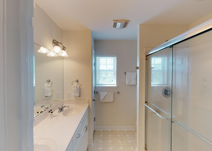 Bathroom 4, Tupelo Honey, Gulf