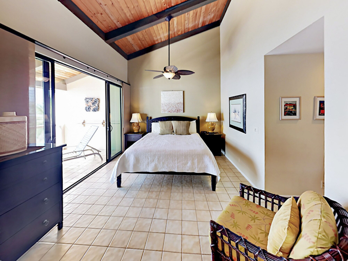 Bedroom 3, Unobstructed Oceanfront! 2br + Loft W/ Lanai, Pool 2 Bedroom Condo, Hawaii