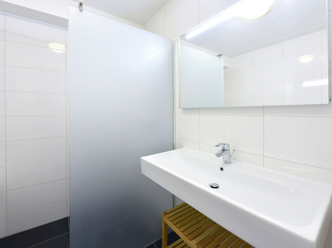 Bathroom 3, Uitgeest Apartment with Waterpark Nearby, Uitgeest