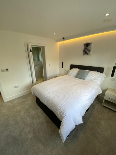 Bedroom 4, Modern 2 Bed 2 Bath Flat, West Berkshire