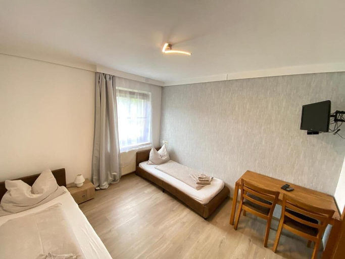 Bedroom 2, Pension Günther, Graz