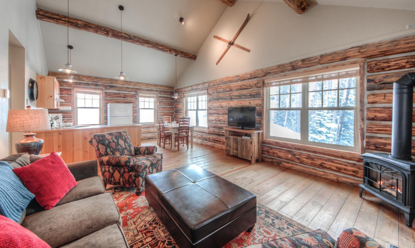 Public Area 1, Cowboy Heaven Cabins at Moonlight Basin Big Sky Resort, Madison