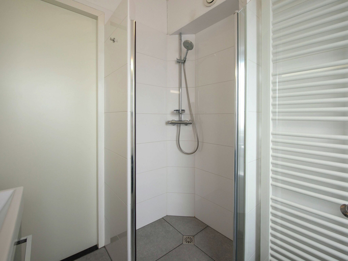 Bathroom 4, Houseboat in Netherlands with Private Dock, Uitgeest