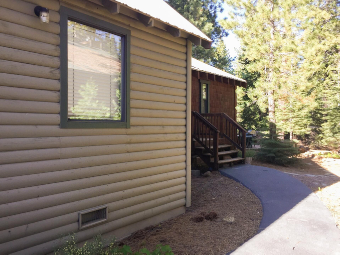 Exterior & Views 2, North Shore - Dancing Antler, Placer