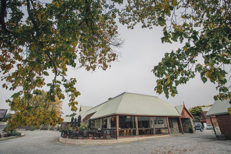 Exterior & Views 2, Hawea Hotel, Queenstown-Lakes