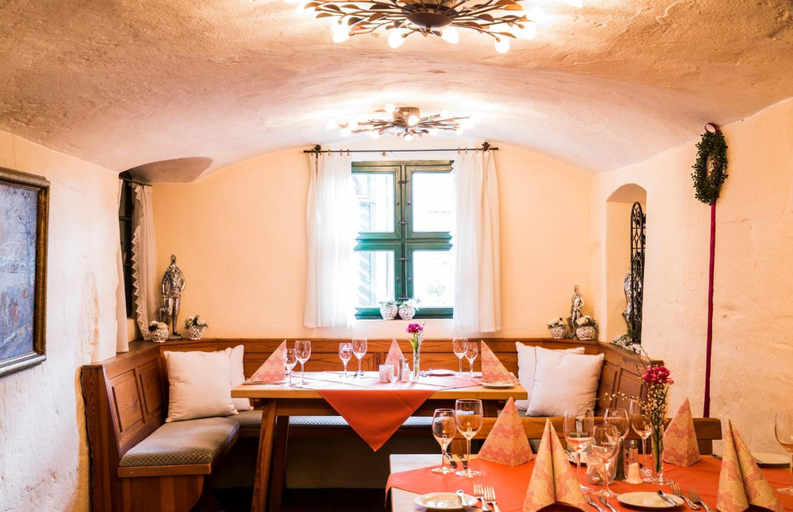 Food & Drinks 5, Restaurant & Hotel Der Schwan, Roth