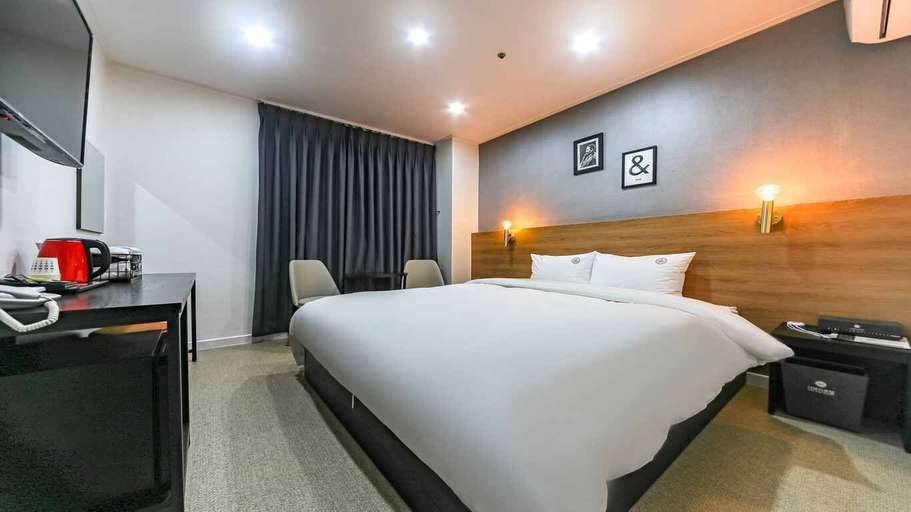 Bedroom 1, The Way Hotel, Changwon