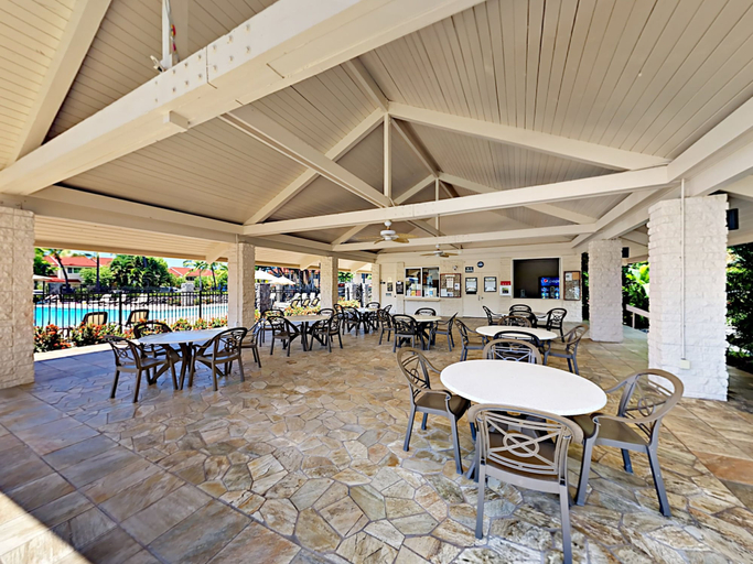 Food & Drinks, Unobstructed Oceanfront! 2br + Loft W/ Lanai, Pool 2 Bedroom Condo, Hawaii