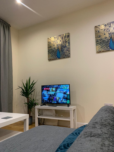 Bedroom 3, Unique & Stylish 2 Bed Apartment, Kent