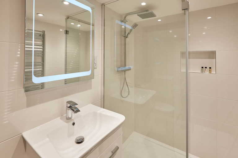 Bathroom 3, Staffordshire Hideaway, North Yorkshire
