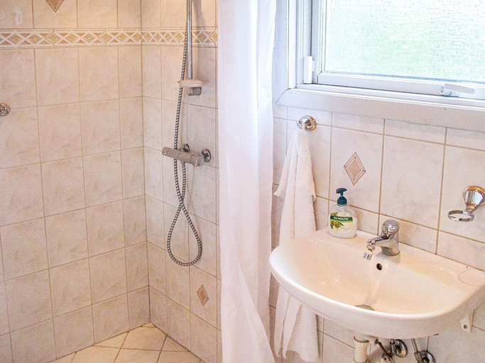 Bathroom 4, 4 Star Holiday Home in Nakskov, Lolland