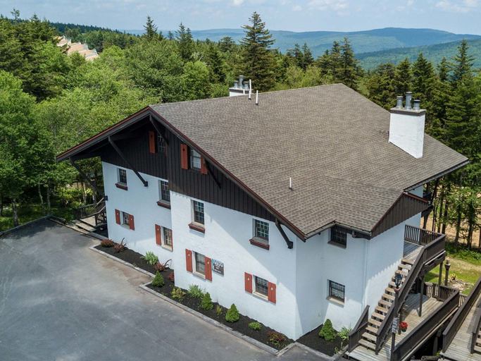Exterior & Views 1, Whistlepunk by Casago, Pocahontas