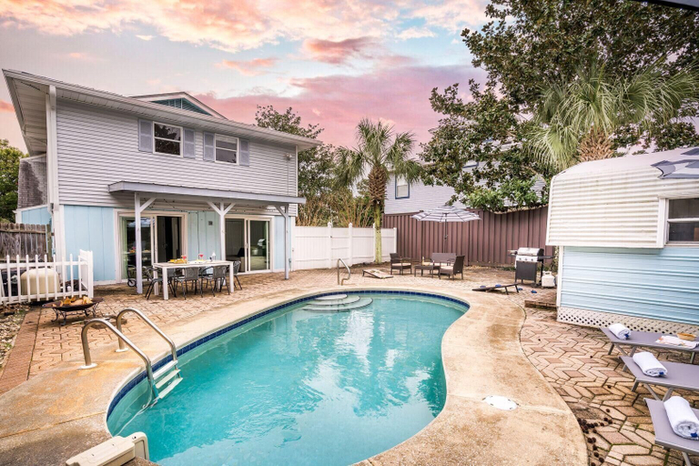 Sport & Beauty 4, Harper - Beach Abode w Pool & Walk to the Beach!, Okaloosa