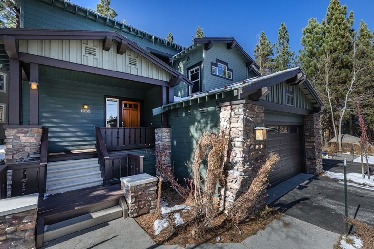 Exterior & Views 2, Timbers 1055, Mono