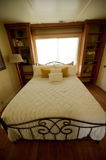 Bedroom 3, Cozy Main Street Cottage, Calaveras