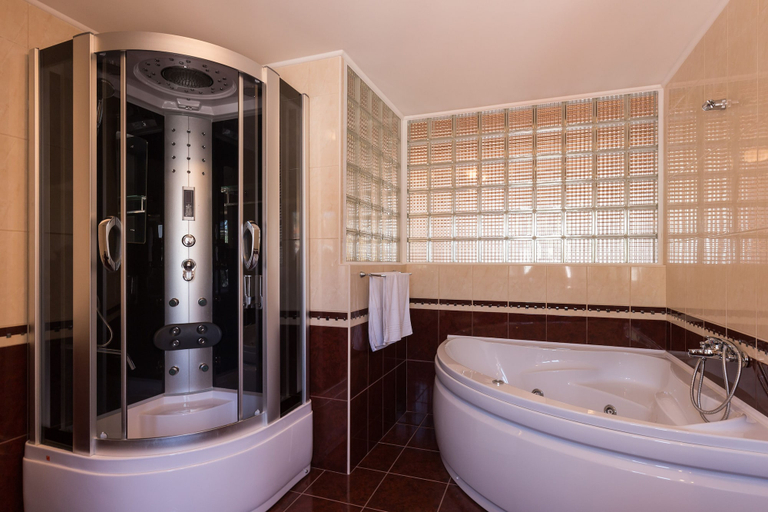 Bathroom 4, Little Village House, Pojezerje
