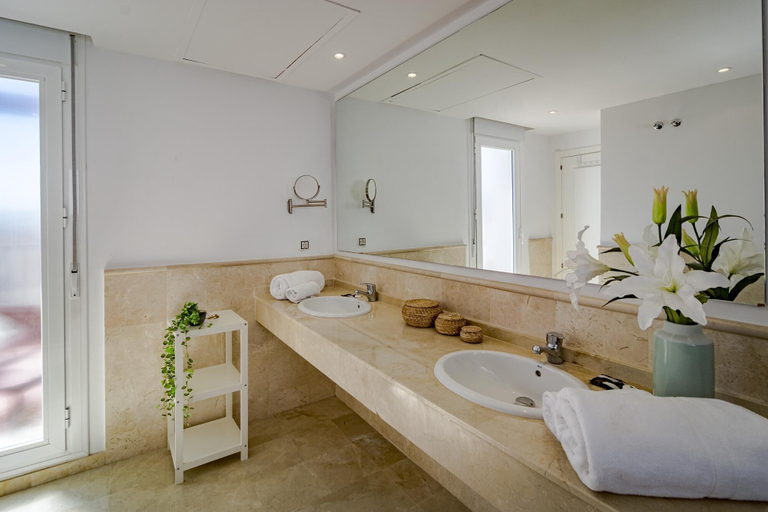 Bathroom 3, Ar23 - Holiday Flat, Puerto Banus by Roomservices, Málaga
