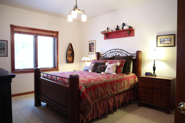 Bedroom 3, Inn on Bigfork Bay Lewis & Clark, Flathead