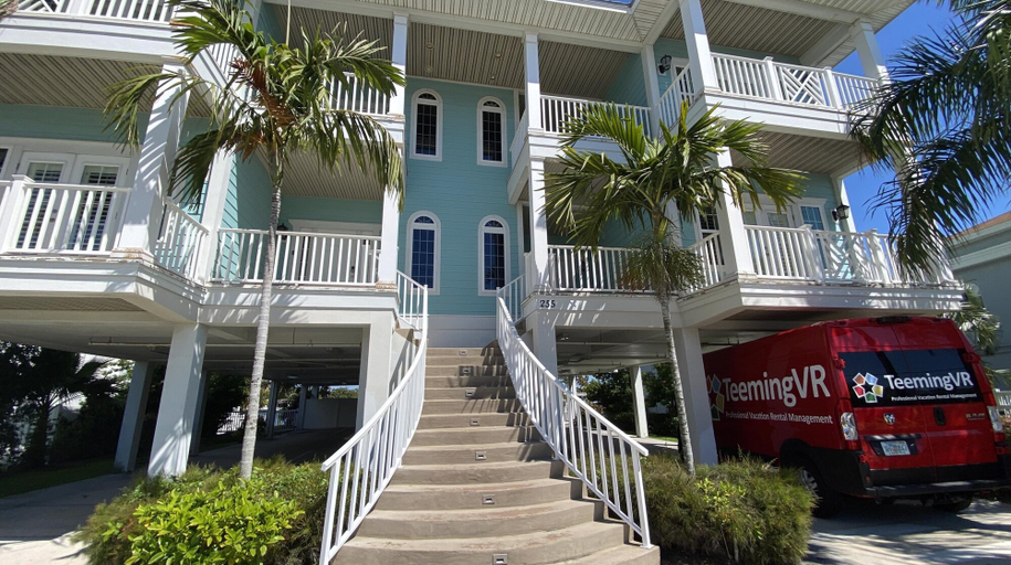 Exterior & Views 1, Treasure Trove by Teeming Vacation Rentals, Pinellas