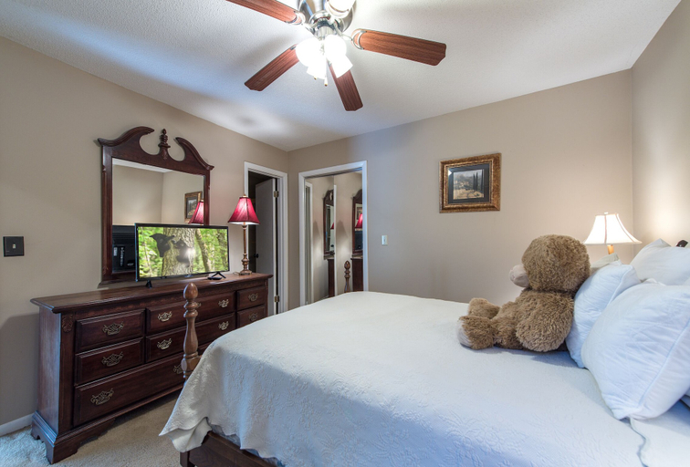 Bedroom 4, Believe, Sevier