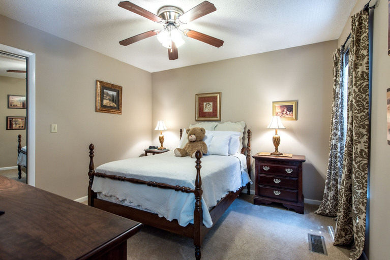 Bedroom 5, Believe, Sevier