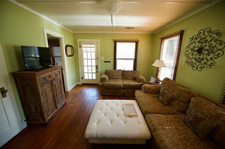 Others 1, Cozy Main Street Cottage, Calaveras