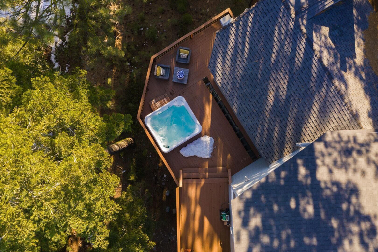 Exterior & Views 2, Sparrow - Modern Mountain Retreat w Hot Tub & Pool Table, Nevada