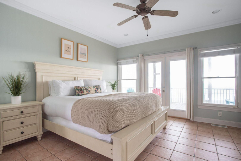 Bedroom 4, Dreamchaser - Poseidon, Charleston
