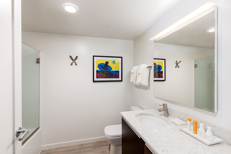 Bathroom 4, The Morton Hotel, Kent