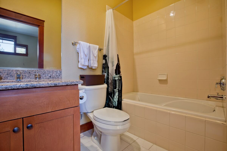 Bathroom 4, Timbers 1055, Mono