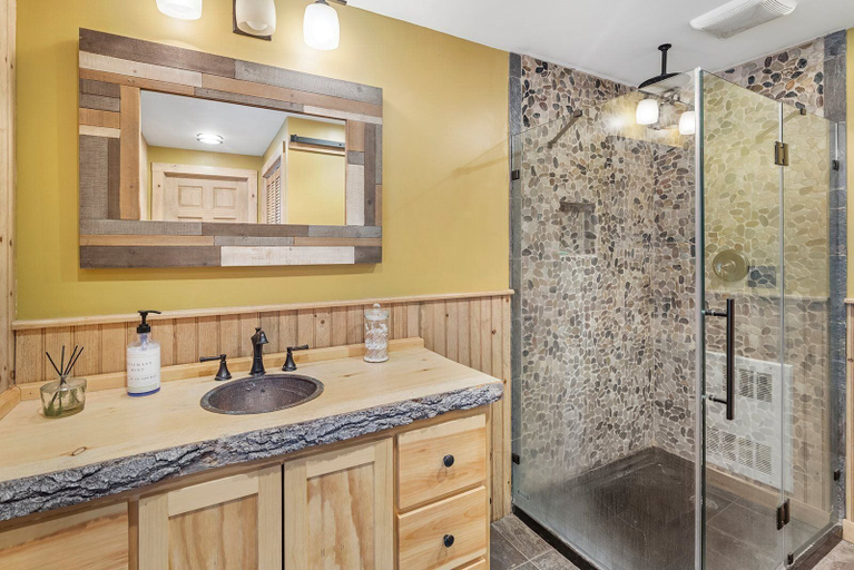 Bathroom, Gondola View, Lamoille