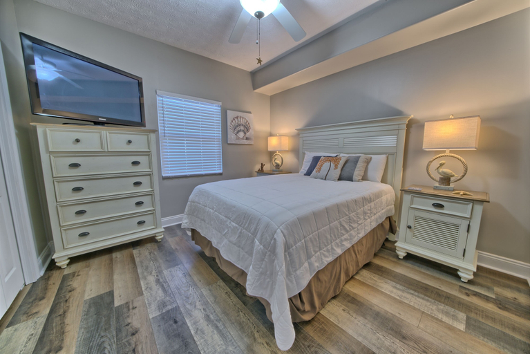 Bedroom 4, Treasure Island 1008, Bay