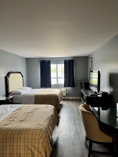 Bedroom 2, Hwy 17 Hotel, Algoma